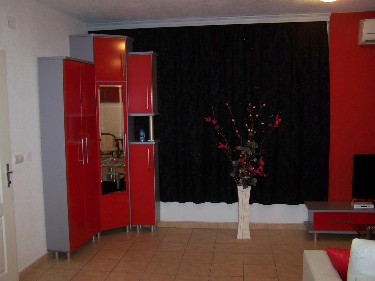 Villa Eros Apartments 2 สตรูกา ภายนอก รูปภาพ
